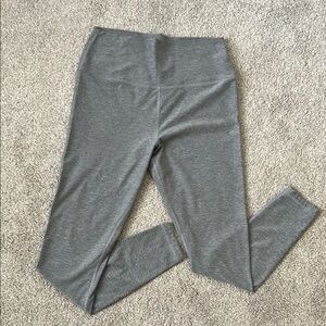 Scorpio Sol Gray Performance Leggings
